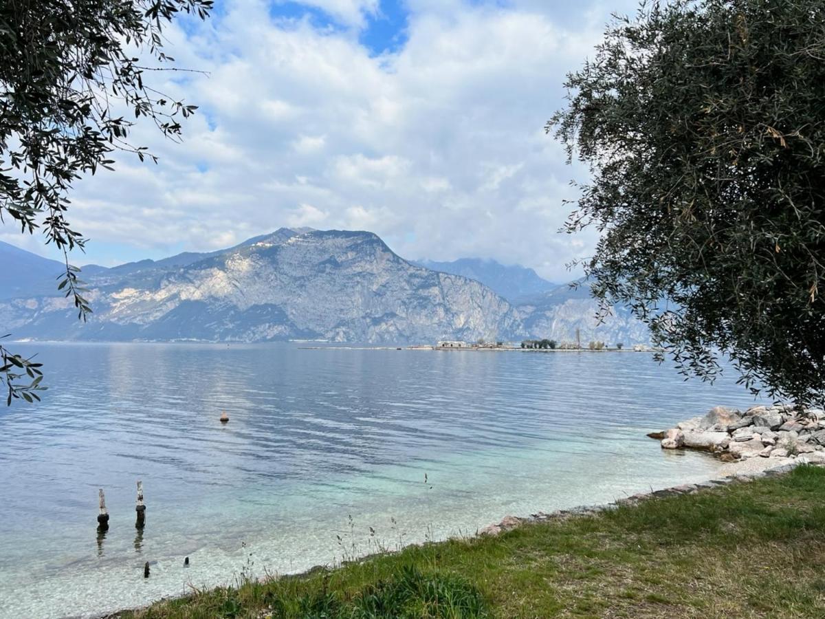 Absentia 1763 Garda Boutique Home - Lake Front Brenzone sul Garda Exterior foto